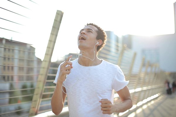 Quels sont les impacts des habitudes de sommeil sur la perte de poids et comment les améliorer ?